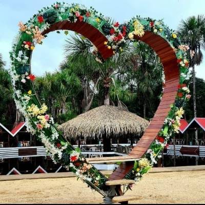 Entrada adulto R$10,00, criança de 05 a 12 anos R$ 5,00. Soom ao vivo com banda local R$ 20,00, banda  nacional R$ 30,00.
Aceitamos cartões de crédito, débito e pix.
Proibido entrada de comidas e bebidas.